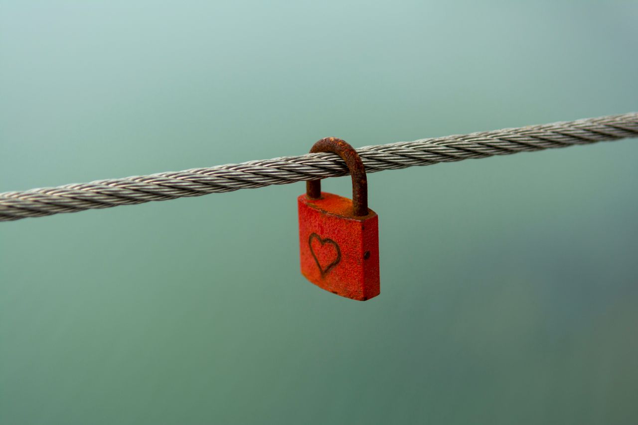 Je suis encore vierge et je le vis mal : comprendre ce qui fait vraiment souffrir